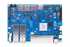 Le BPI-R4 dispose de nombreuses options de connexion pour servir de routeur bricolé. (Source de l&#039;image : Banana Pi)