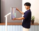 Samsung associe le Smart Monitor M7 à un support polyvalent. (Source de l'image : Samsung)