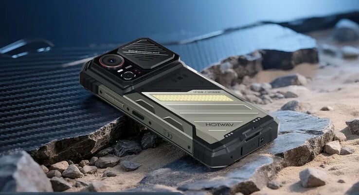 L'appareil est équipé d'une caméra de vision nocturne (Source : Hotwav)