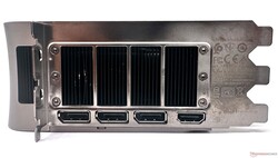 Ports RTX 4090 FE : 3x DisplayPort 1.4a-out, 1x HDMI 2.1a-out