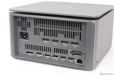 Arrière : Alimentation CA, 4x DisplayPort 1.4a, 2x USB-A (5 Gbps), 2x USB-A (10 Gbps), RJ-45, HDMI 2.1a FRL, HDMI 2.1 TMDS