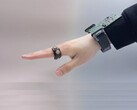 Image du picoRing et du bracelet qui l'accompagne (Crédit image : les chercheurs ; édité)