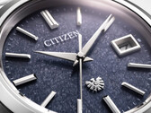 La Citizen AQ4100-65M (photo) présente le motif de l'aigle gravé sur la couronne, le cadran et le fond du boîtier. (Source de l'image : Citizen)