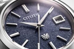La Citizen AQ4100-65M (photo) présente le motif de l&#039;aigle gravé sur la couronne, le cadran et le fond du boîtier. (Source de l&#039;image : Citizen)