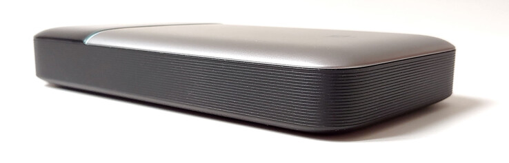 Côté gauche et bord inférieur.