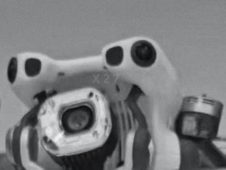 Gros plan sur un des premiers prototypes du DJI Mini 5 Pro. (Source de l'image : via Jasper Ellens)