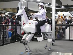 La chèvre robot électrique de Kawasaki n&#039;est pas aussi rapide qu&#039;une moto électrique adulte (Image : Kazumichi Moriyama)