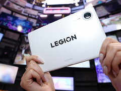 La future Legion Y700 Infinite devrait être équipée d'un Snapdragon 8 Elite Gen 5 Leading Version. Sur la photo : la tablette en version blanche.