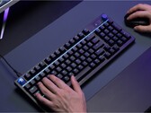 Le clavier de jeu Logitech G316 X présenté sur un bureau