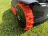 Les roues orange du Navimow X3 ne restent pas longtemps propres