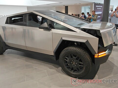 Il semble que Tesla enquête sur le moteur de traction avant du Cybertruck suite à des plaintes de clients concernant le bruit. (Source de l'image : Daniel Zlatev / Notebookcheck)