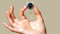 Les 1024 électrodes de l'implant cérébral sont fixées par un robot (image : Neuralink)