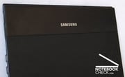 Le Samsung X360-Premium SU9300 sait comment séduire dans un noir basique.