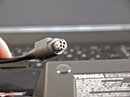 Le connecteur de l’alimentation est bien plus imposant que celui du Tecra A50.