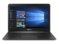 Test: Asus Zenbook UX305UA-FC040T. Exemplaire de test fourni par Cyberport.de