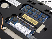 Deux slots de RAM avec en tout 4 Go de RAM DDR3.