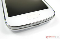 10 vs 7.9 mm : une différence d'épaisseur en la faveur du produit phare de Samsung, le Galaxy S4.