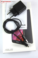 ... un câble micro USB, un adaptateur secteur modulaire et un guide de démarrage rapide.