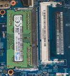 Deux emplacements mémoire vive RAM sont présents.