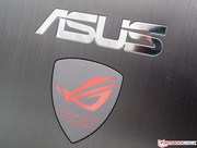 Logos Asus & ROG.