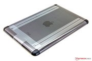 Avec le modèle "Noir & Ardoise", le iPad Mini est disponible en "Blanc & Alu".