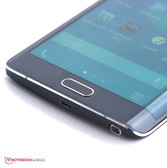 Néanmoins, on ne dit pas non à la surface supplémentaire offerte, surtout ici avec le  Galaxy Note Edge.