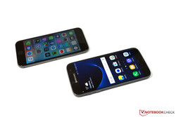 Les smartphones de Samsung et d'Apple se valent, en termes de qualité de leur châssis.