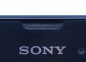 Le fameux logo Sony sous le haut-parleur.