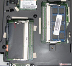 L’Aspire comprend deux emplacements pour barrette de mémoire vive RAM.