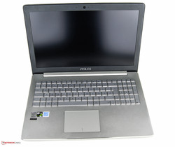 L'Asus Zenbook Pro UX501JW au labo. Exemplaire fourni par Notebooksbilliger.de.