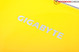 Le logo Gigabyte est brillant.