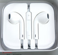 Les EarPods auraient pu offrir une meilleure isolation du bruit, mais sont de plutôt bonne qualité.