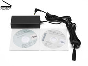 Bien sur les DVDs de récupération et des pilotes pour le système d'exploitation et le matériel doivent faire partie des accessoires des portables d'affaires. L'Esprimo M9400 est livré avec la version business de Microsofts Windows Vista.