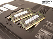 Avec 4 Go de RAM DDR3-8500 de chez Samsung avec deux Slots