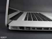 Le FireWire 800 supporte des débits de 80 Mo/s.