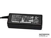 L'alimentation du Asus A52JU est légère.