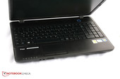 Le Lifebook AH502 est un ordinateur d'entrée de gamme abordable.
