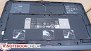 En dessous, vous trouverez la batterie,...
