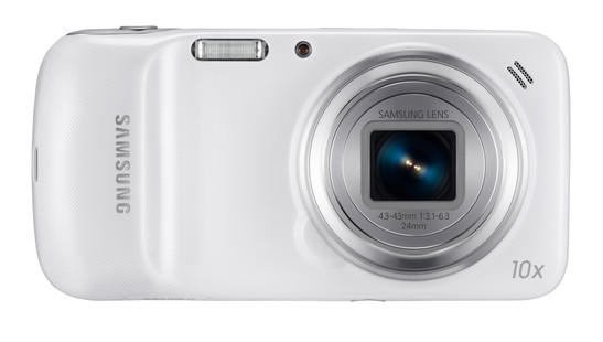 Critique du Samsung Galaxy S4 Zoom. Rendu possible grâce à: Samsung.