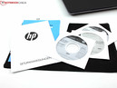Les accessoires incluent les DVD de Windows 8 Pro 64-bit et de Windows 7 Professional 64-bit.