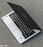 Le Fujitsu Lifebook S904.