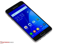 Le Samsung Galaxy A3 (SM-A310F), fourni par Samsung Allemagne.