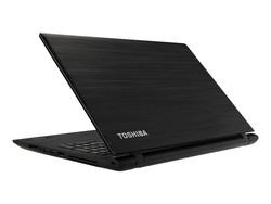 Au banc d'essai : Toshiba Satellite C55D-C-10P. Merci à Toshiba Allemagne pour le prêt de notre machine de test.