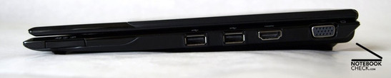 Flanc droit: lecteur de cartes 7-en-1, 2x USB, HDMI, VGA