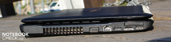 Left: VGA, Ethernet, HDMI, eSATA, USB 2.0, ExpressCard34