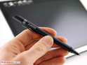 Fourni avec le convertible, le même stylet digitizer que celui du Vaio Tab 11. Maniable, autonome via ses piles, le stylet est confortable à utiliser.