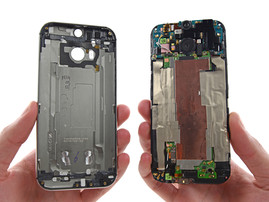 Le boitier monolithique de type unibody renferme les composants internes qui sont tous collés (photo d'iFixit).