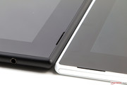 Comparée à la fine Sony Xperia Z2 Tablet, la Lumia 2520 est épaisse.