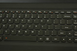 Le clavier chiclet AccuType n'est pas aussi bon : une frappe molle, des touches qui s'enfoncent trop peu, un mauvais retour.