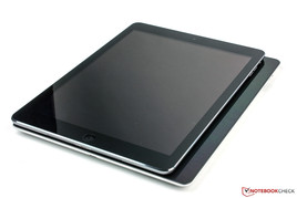 Bien qu'ayant la même diagonale d'écran, l'iPad Air est bien plus compact.